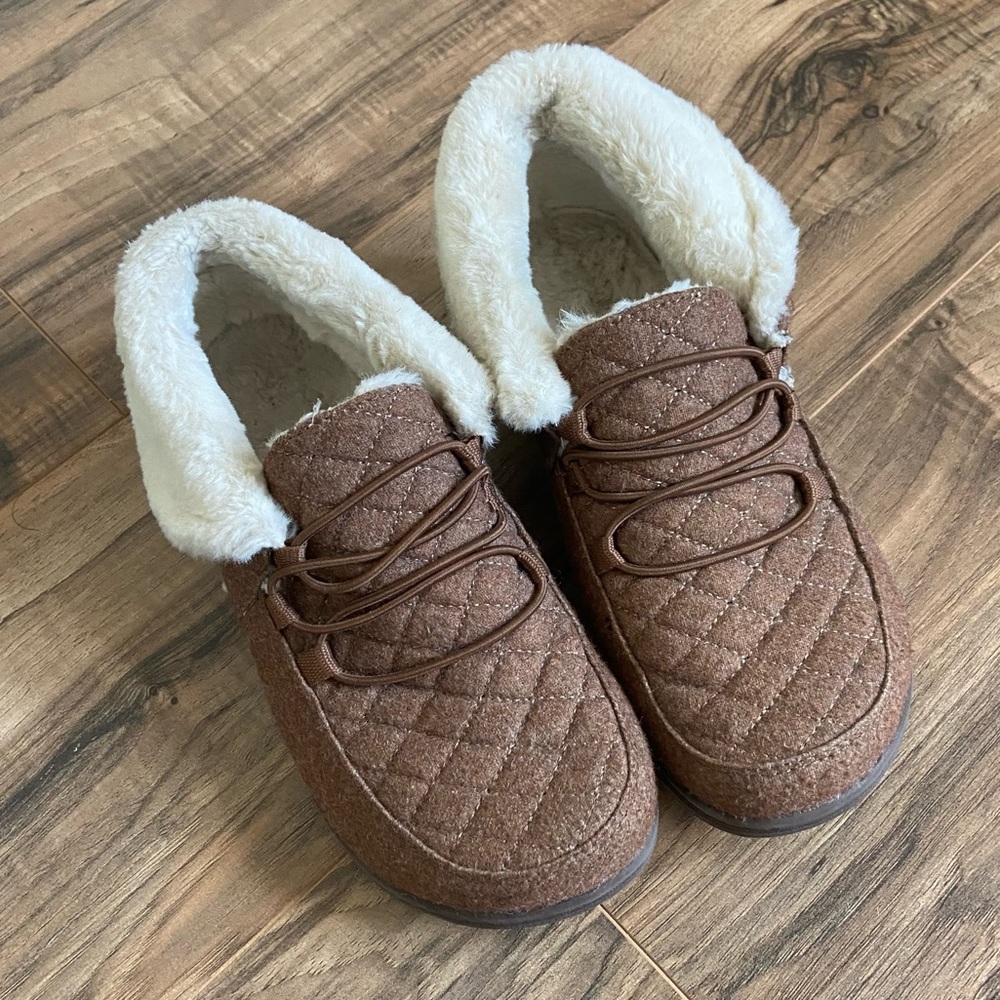 Vionic Believe Faux Shearling Slippers Size 7